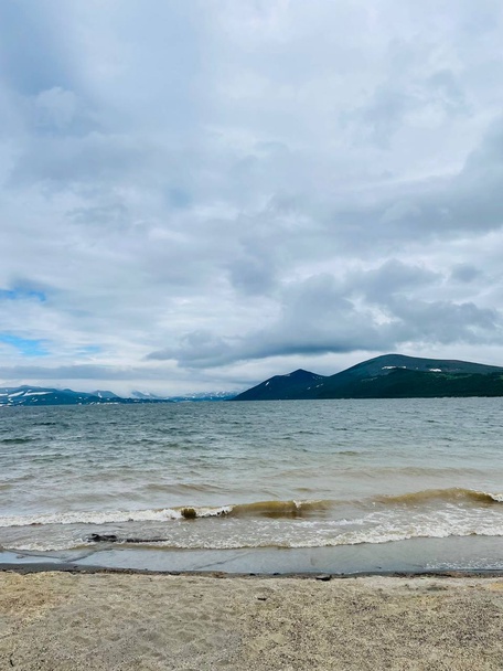 Озеро Толмачева, маар "Медвежья чаша"