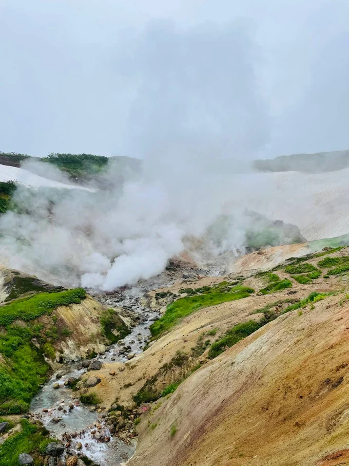 Малая долина гейзеров + водопад Спокойный + купание в диких источниках